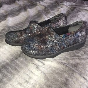 Grey’s Anatomy Clogs (Nursing shoes)